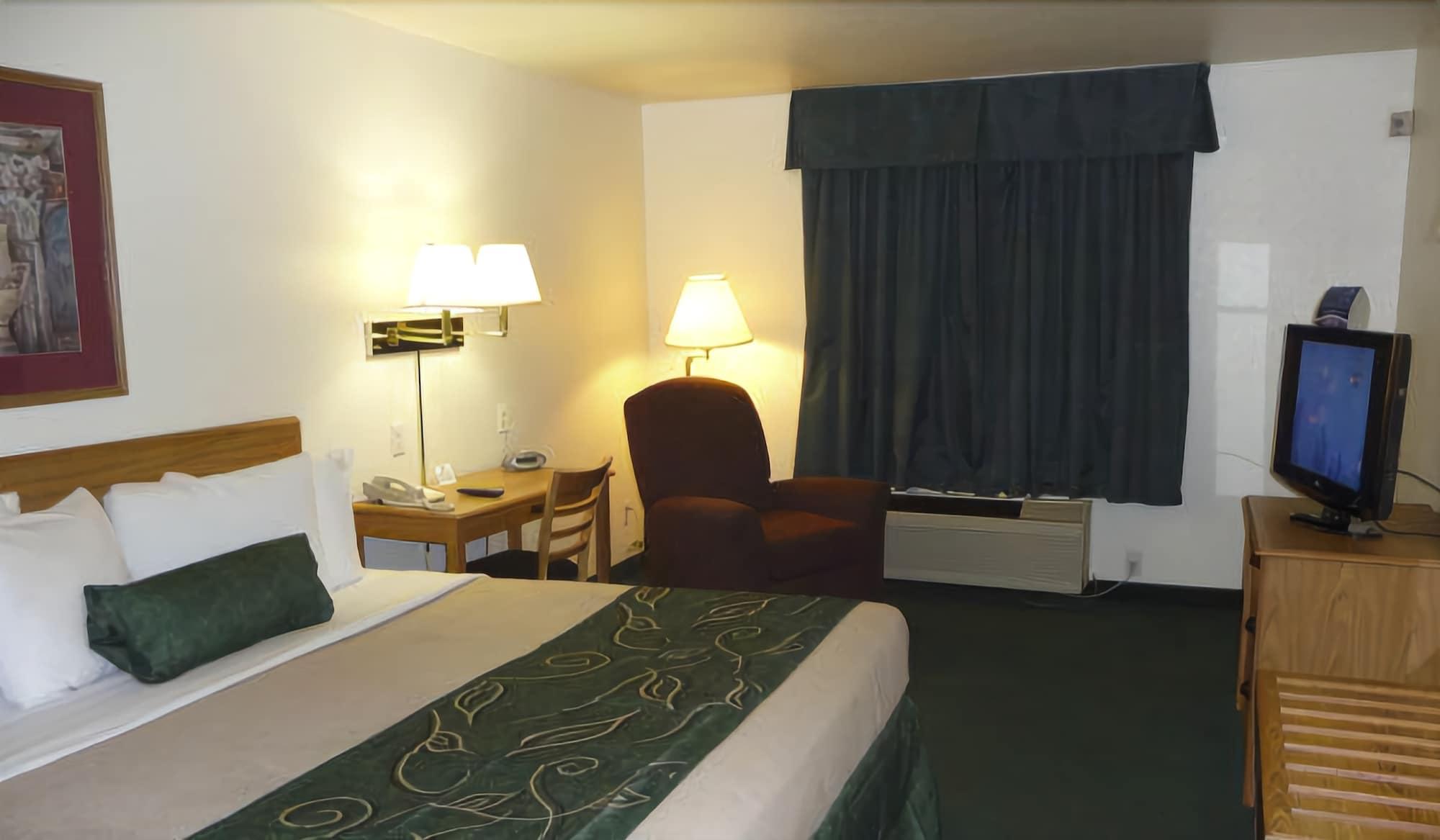 Travelodge By Wyndham פקוס מראה חיצוני תמונה