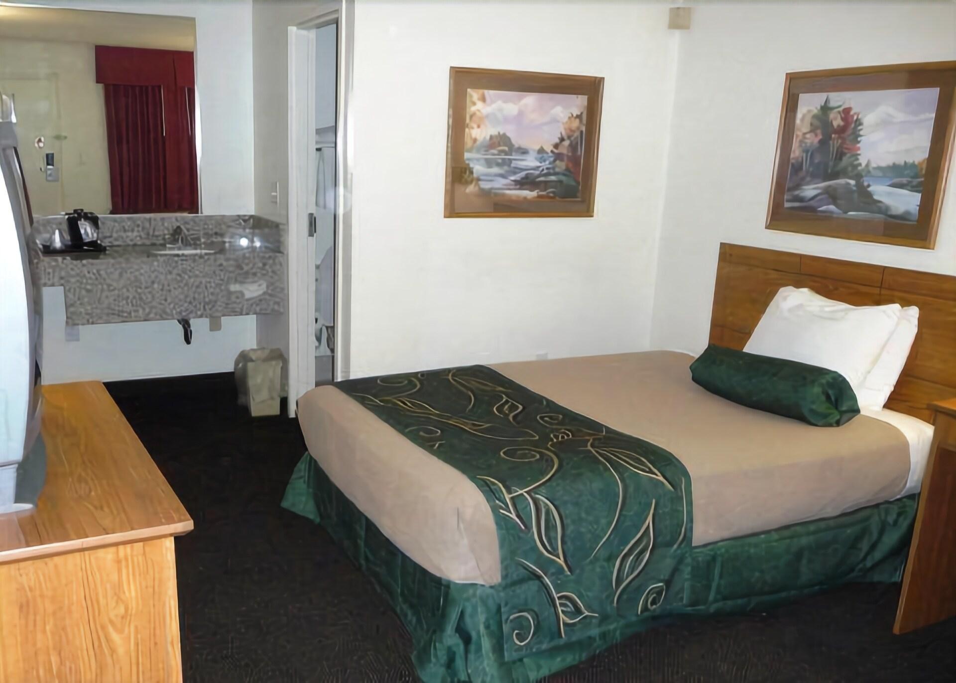 Travelodge By Wyndham פקוס מראה חיצוני תמונה