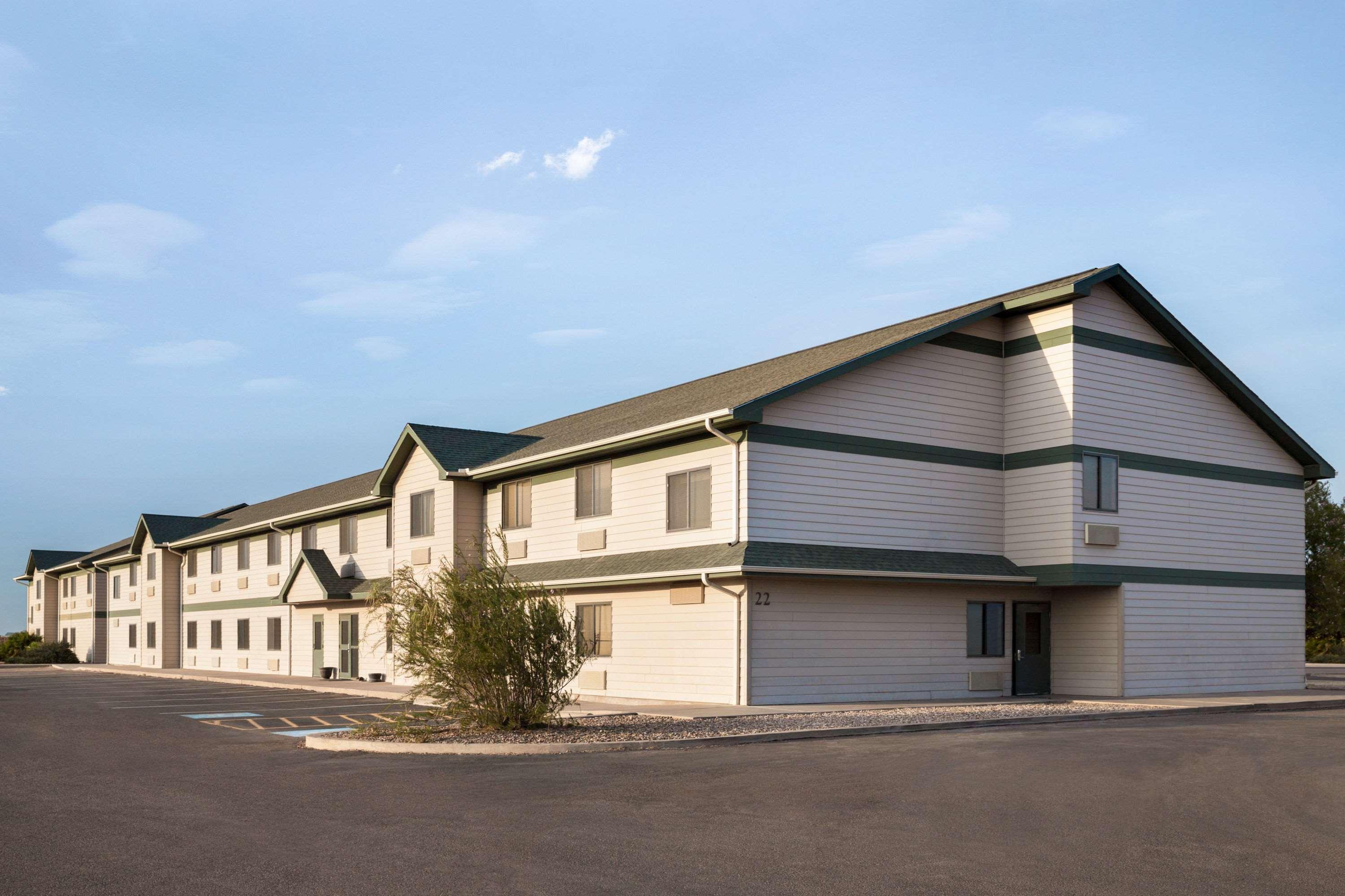 Travelodge By Wyndham פקוס מראה חיצוני תמונה